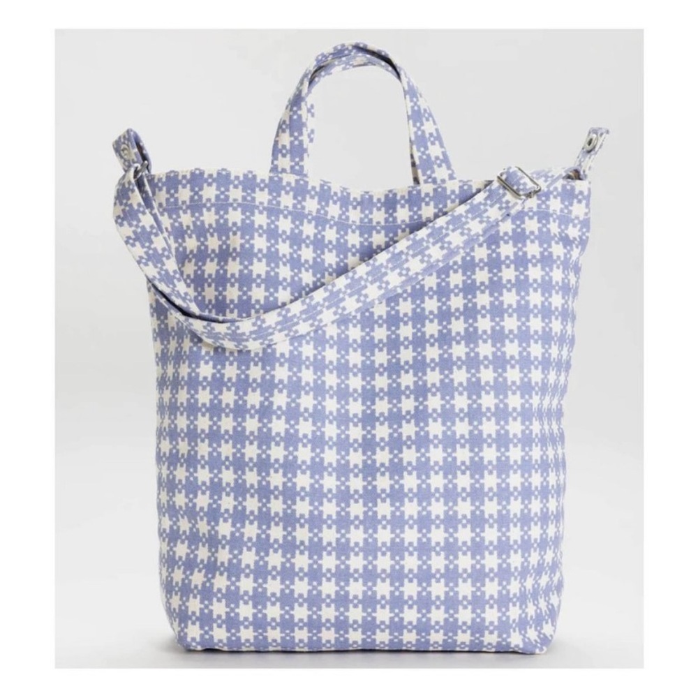BAGGU Vertical Blue and White Pixel Gingham Duck Bag - Picture 4 of 7